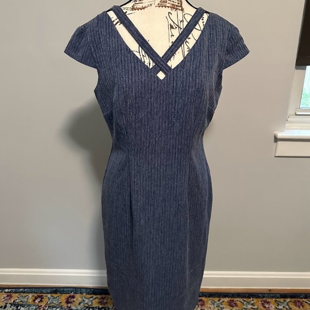 Connected Apparel Midi Dress - Size 6